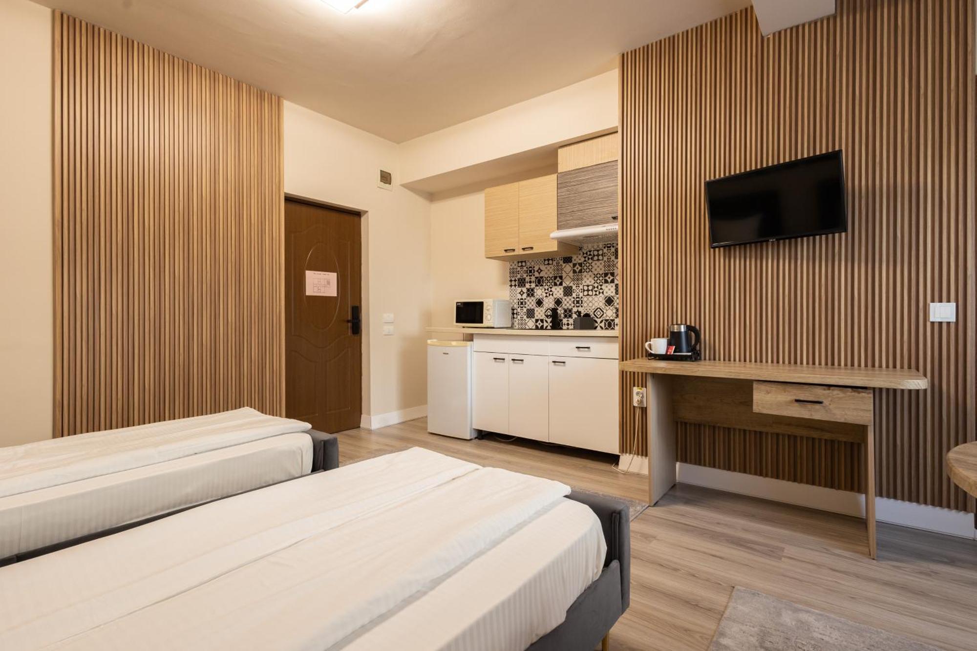 Apart Hotel Bonjour Cluj Exterior photo